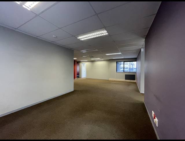 418M² OFFICE TO LET IN SANDTON CENTRAL